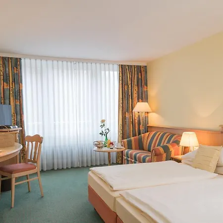 Holl Hotel 3*