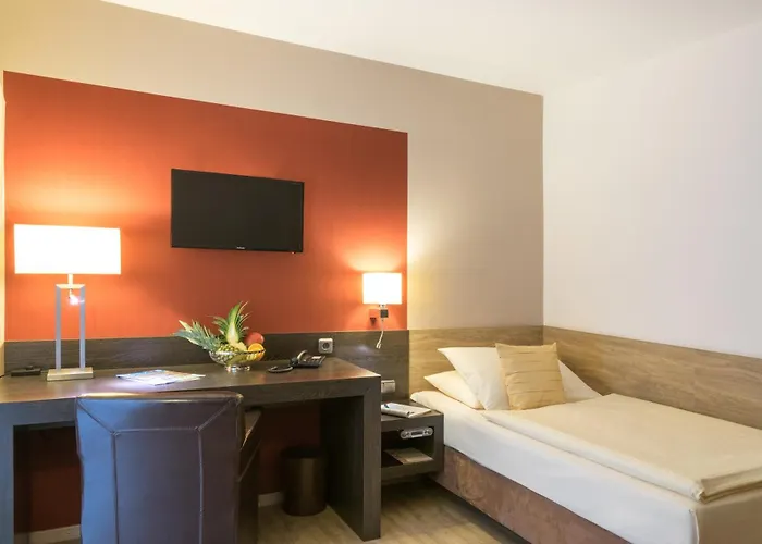 Holl Hotel