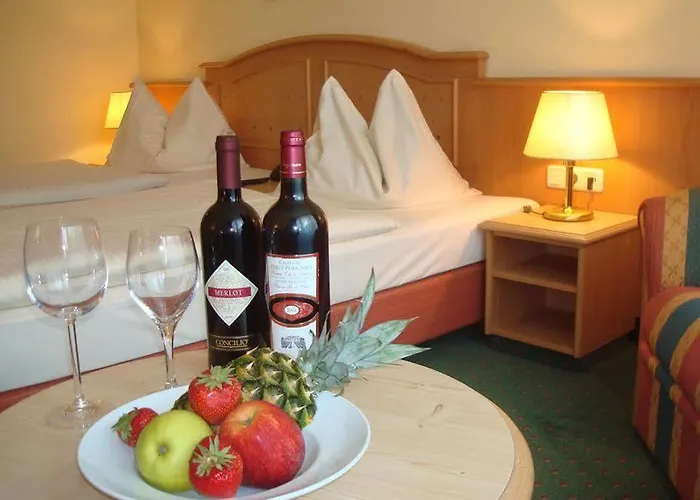 Hotel Holl 3*